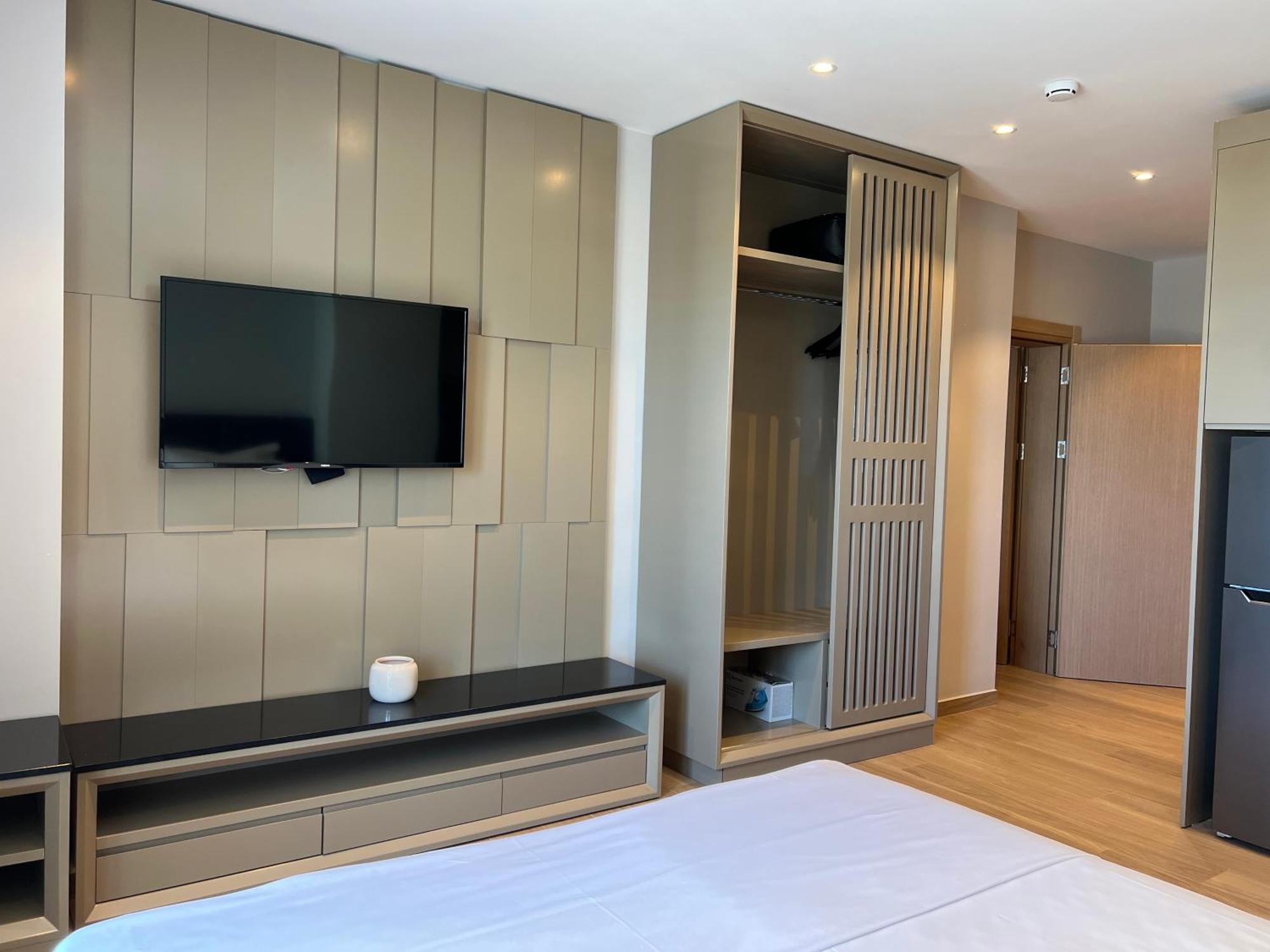Coastline Luxury Apart Hotel Golem  Exteriör bild