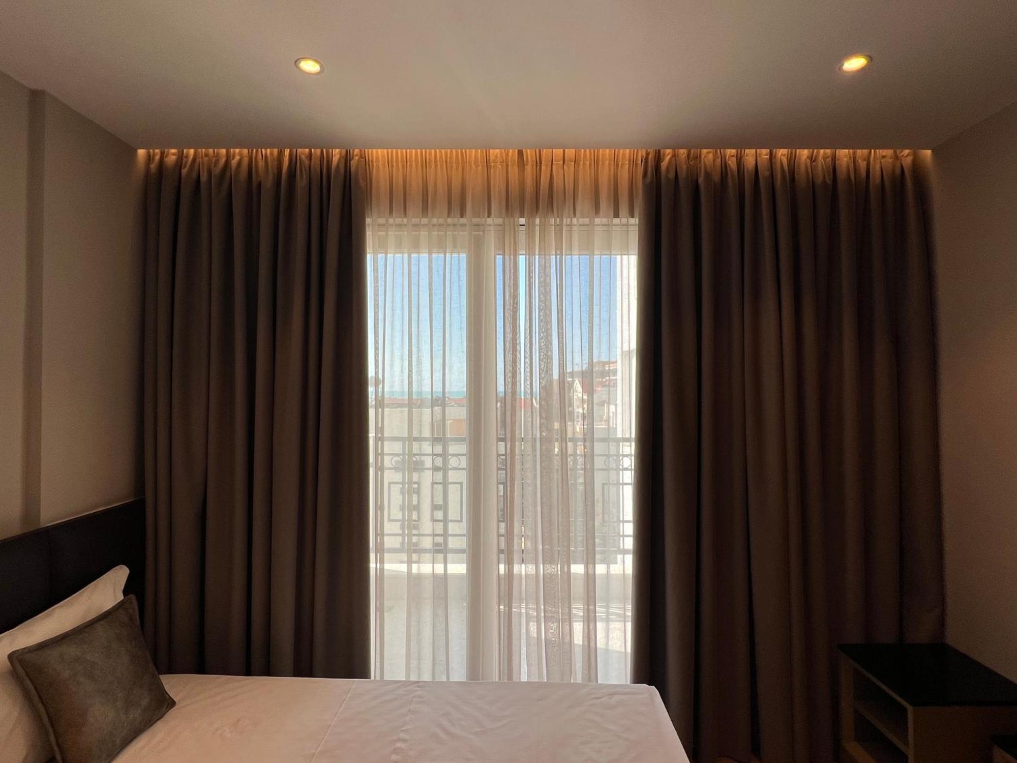 Coastline Luxury Apart Hotel Golem  Exteriör bild