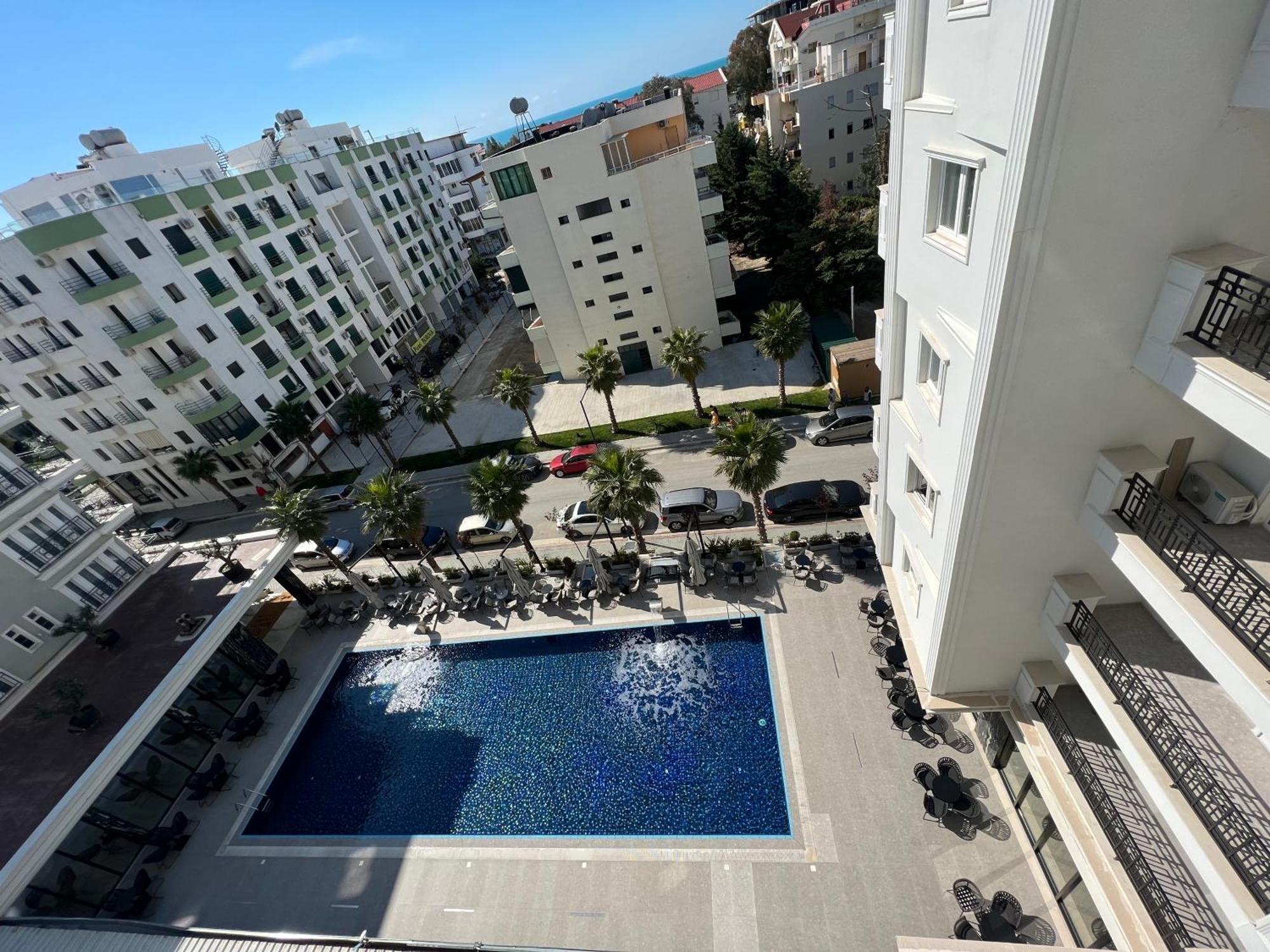Coastline Luxury Apart Hotel Golem  Exteriör bild