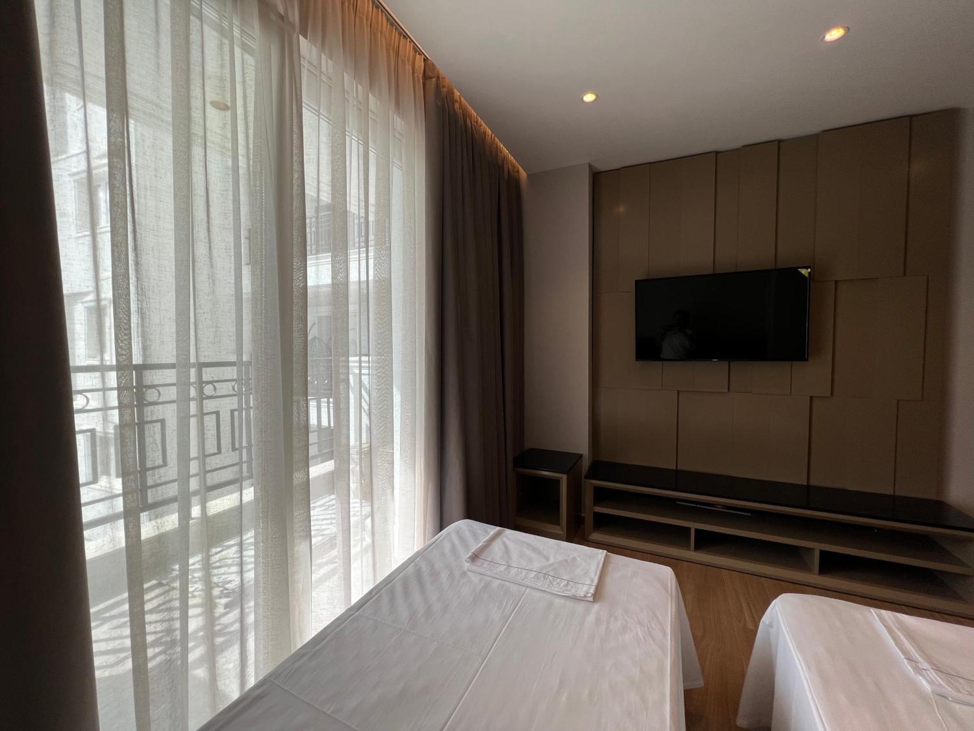 Coastline Luxury Apart Hotel Golem  Exteriör bild